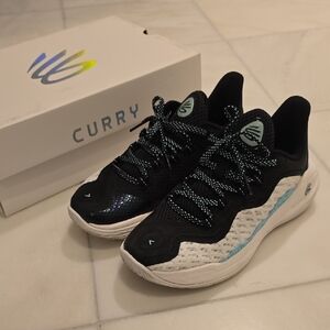 Under Armour Curry 11 Youth Boy Sneaker Sz 4